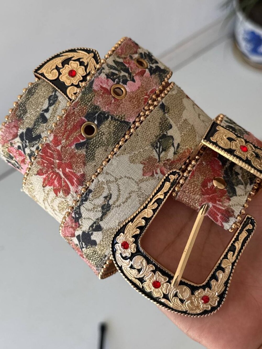 Beige Floral Western Belt with Ornate Gold-Tone Buckle - Picture 7 of 7